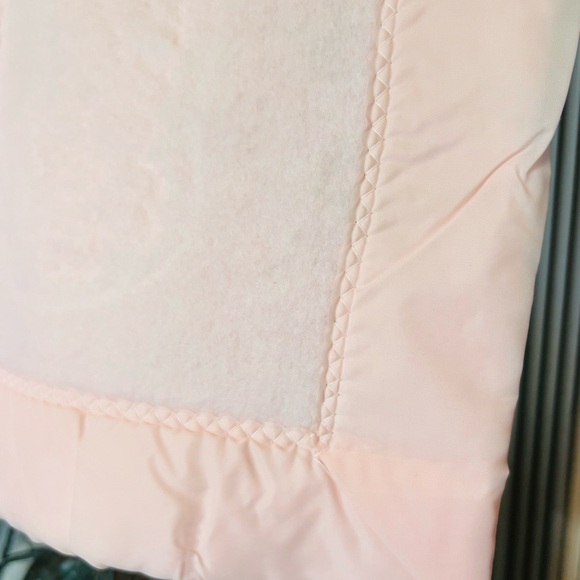 Quiltex Vintage Soft Pink Blanket with Floral Embroidery NEW